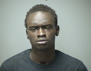 Man fighting for wallet assaulted by robber in scuffle