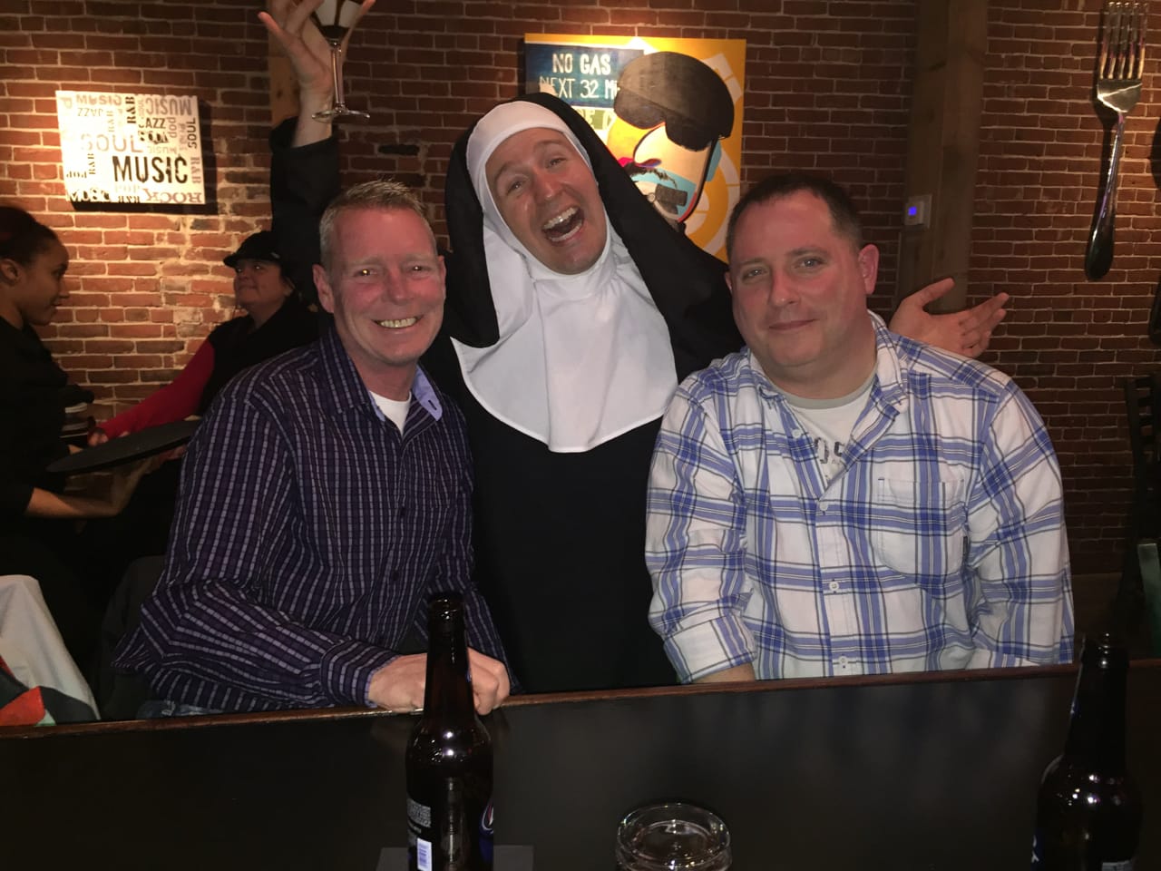 Massachusetts ‘Soupman’ brings pop-up shower trailer to new 1269 Cafe location for Manchester homeless