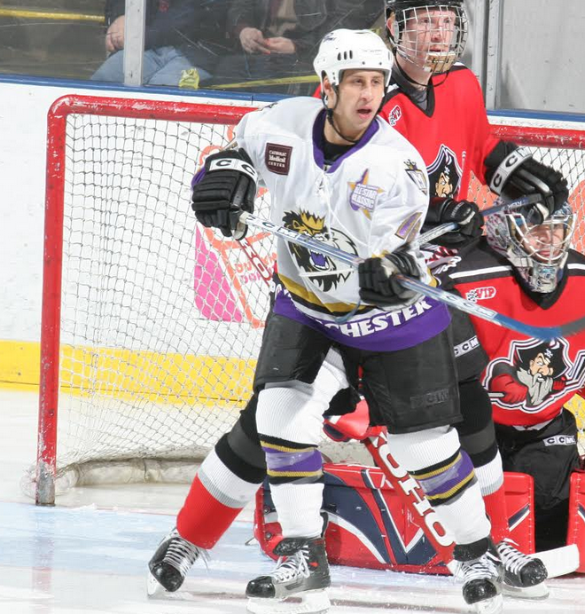Jeff Giuliano in action for the Monarchs.