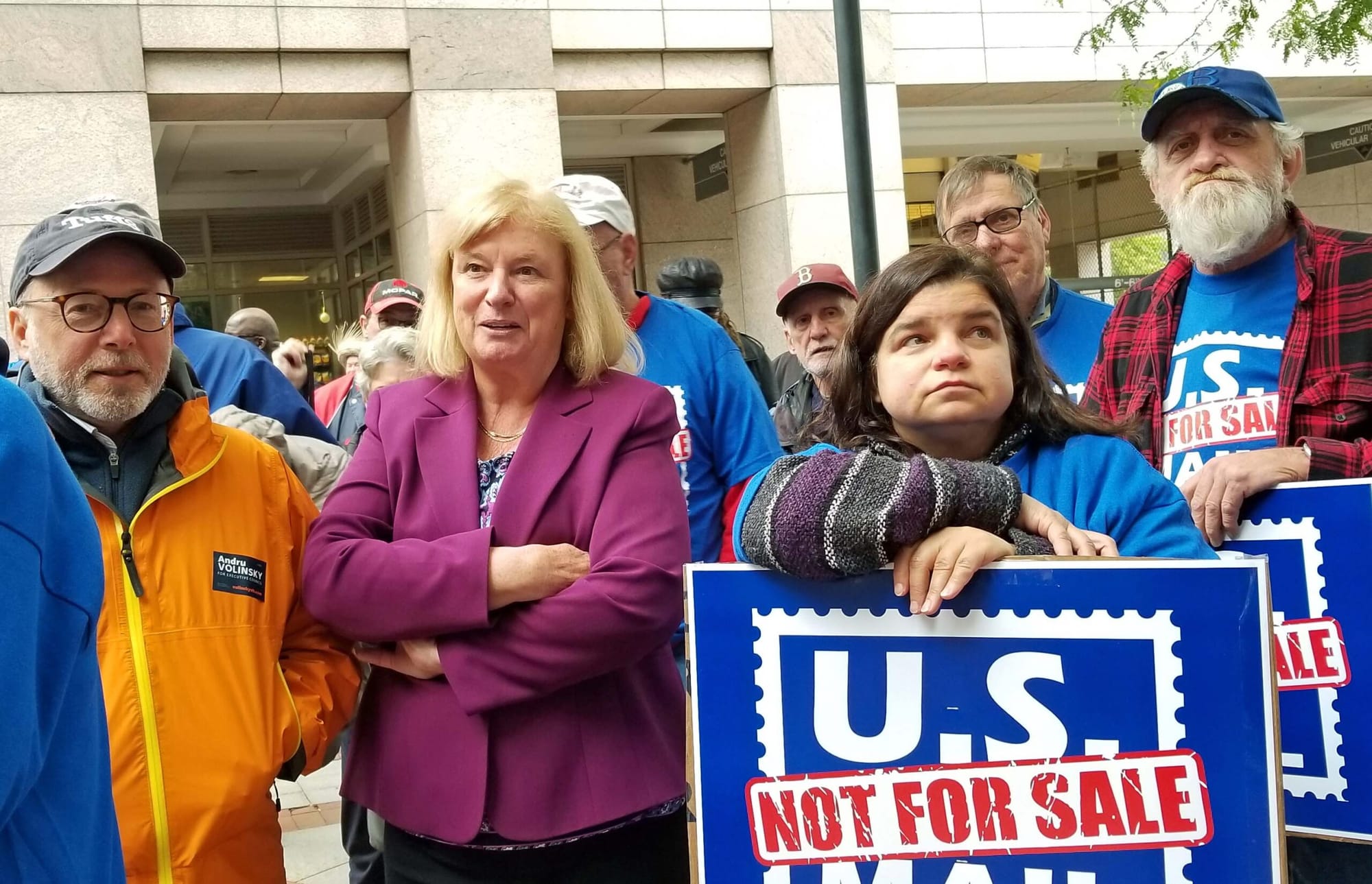 Postal workers rally at City Hall to oppose privatization