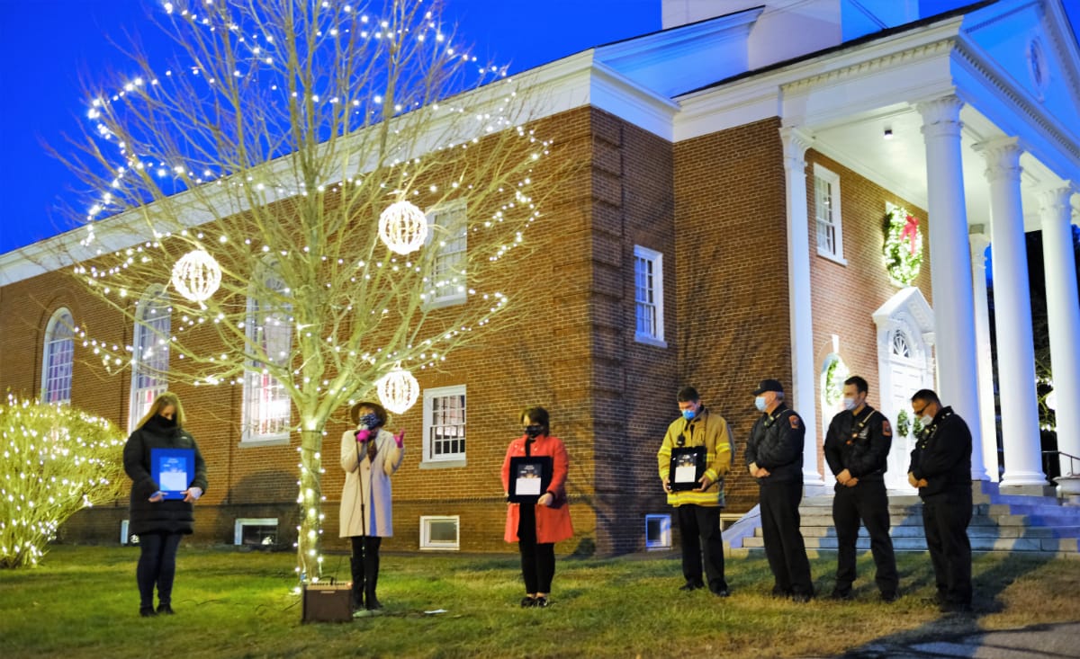 Brookside Church honors local heroes with lights
