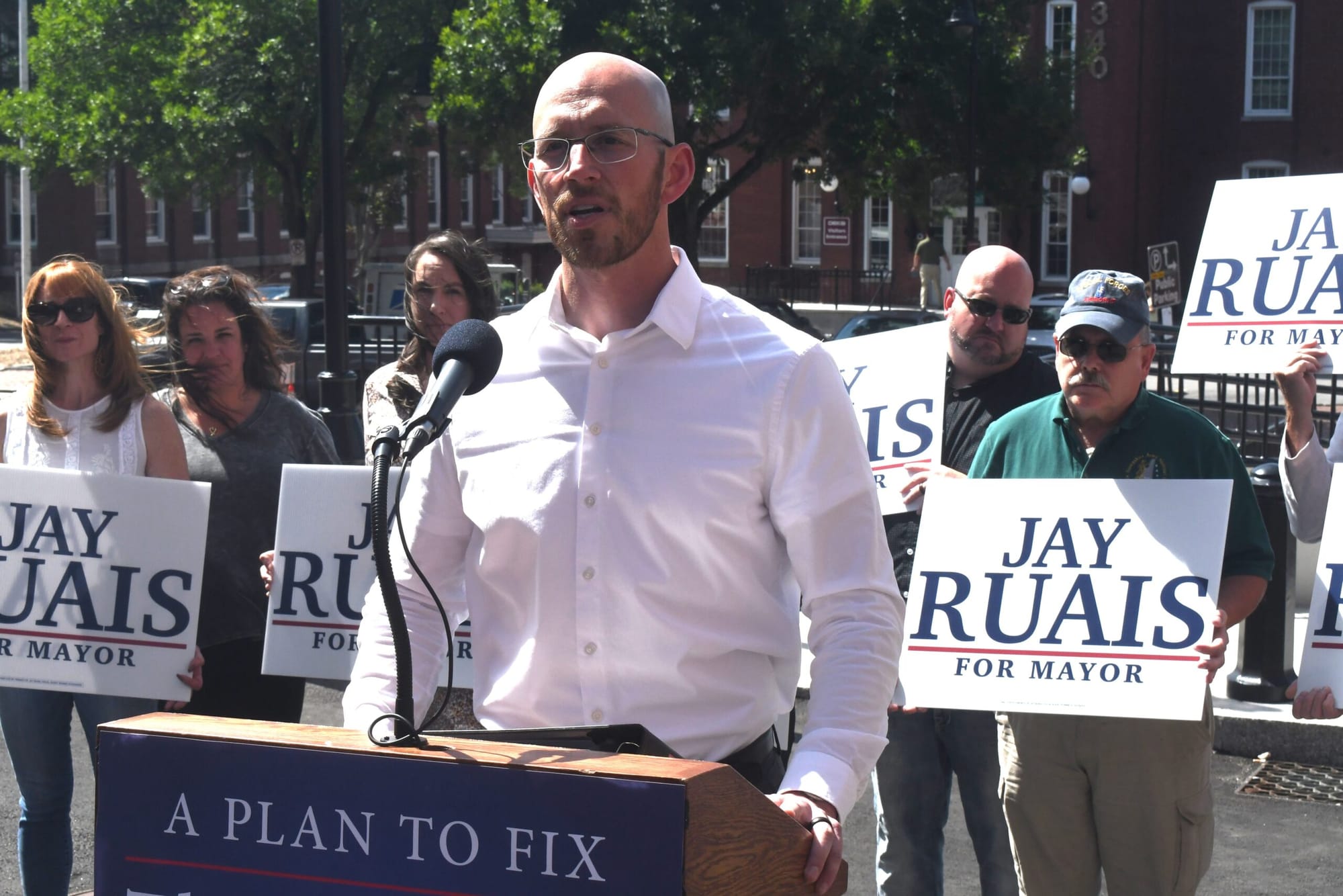 Ruais presents plans addressing homelessness issue