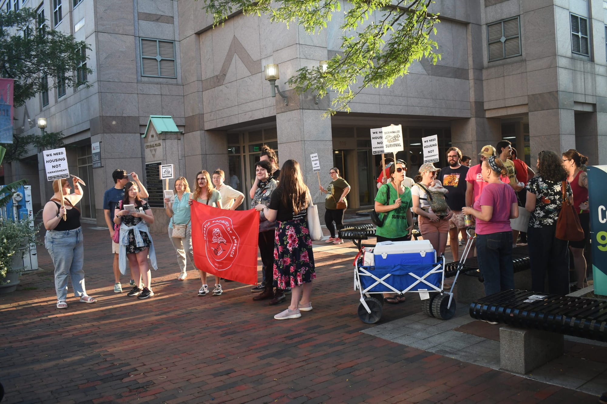 Housing rally draws crowd prior to Aldermanic meeting