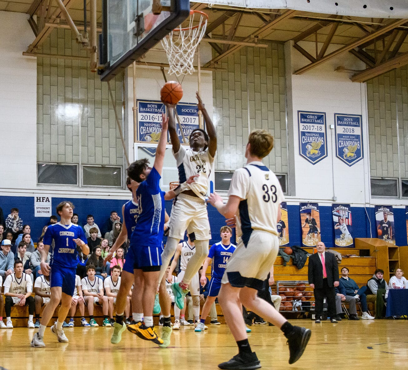 Griffins play, pray their way into quarterfinals