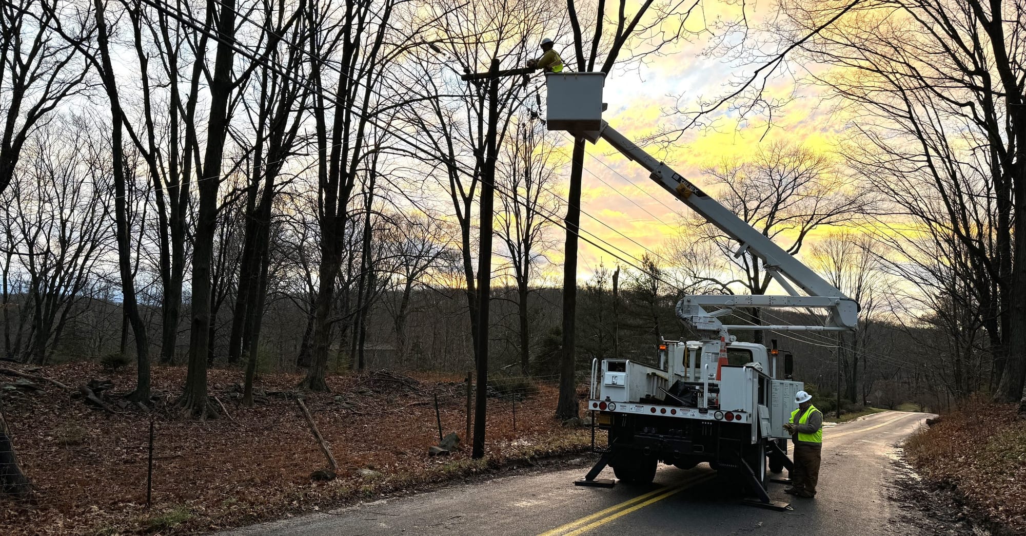 Gusty winds causing scattered power outages around NH including Auburn, Bedford, Goffstown