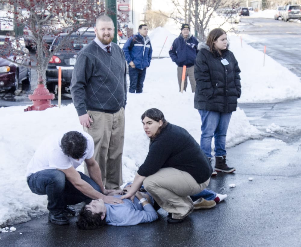 GEICO employees help rescue 2 from smoldering car after possible heroin OD post image