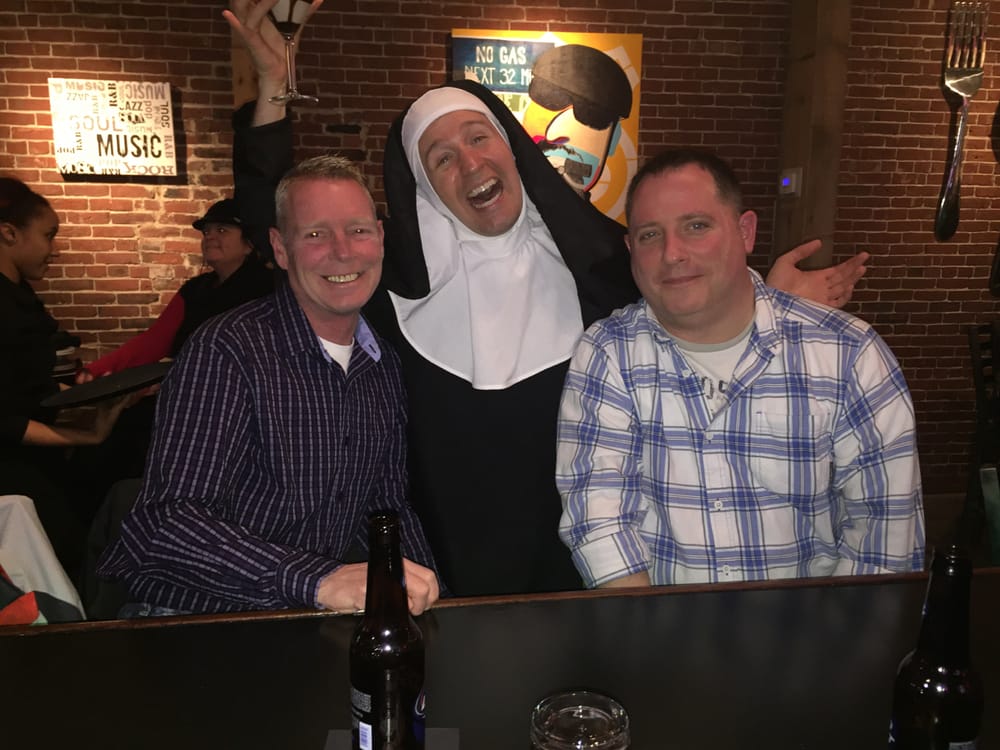 Massachusetts ‘Soupman’ brings pop-up shower trailer to new 1269 Cafe location for Manchester homeless post image