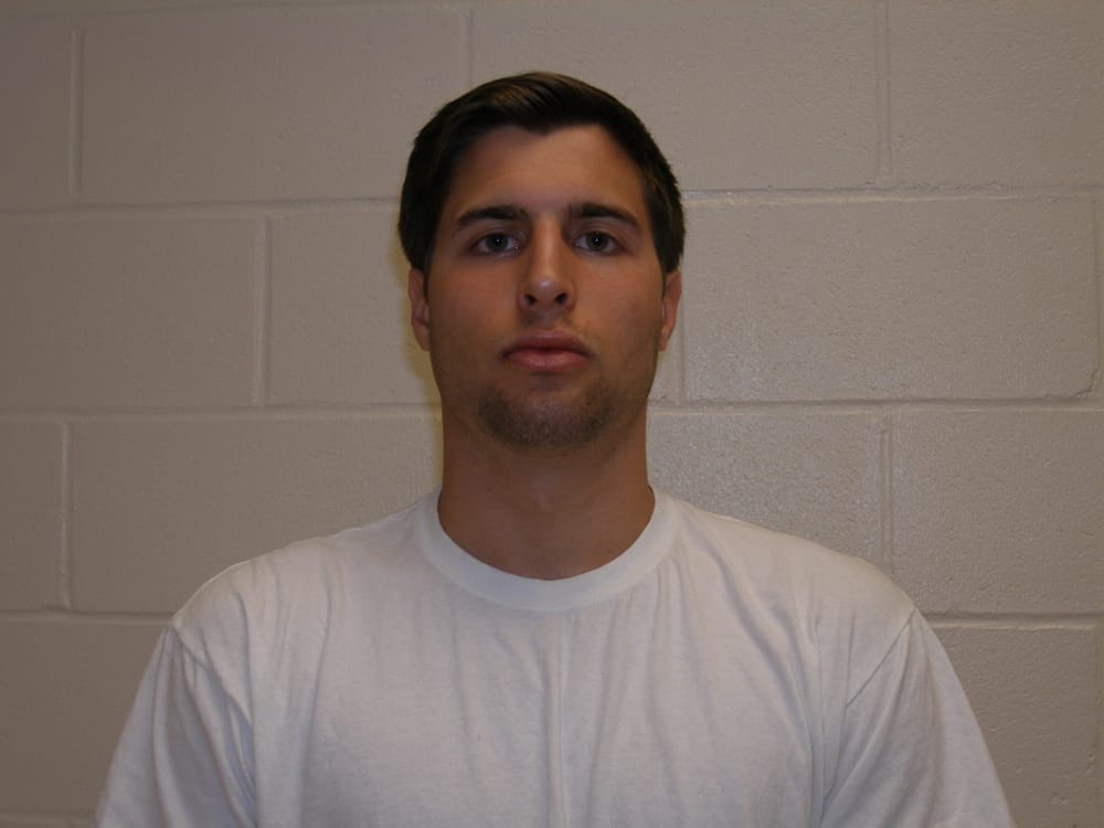 Man stopped for DWI punches Trooper in the face, runs off post image