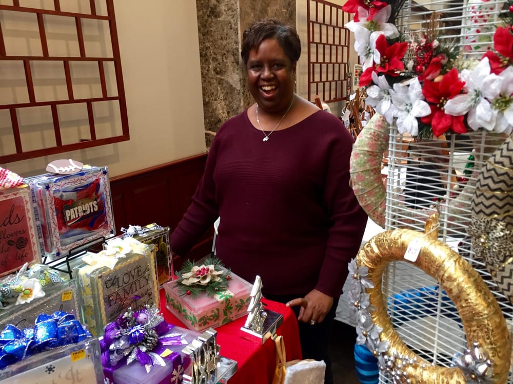 Downtown Manchester Indoor Holiday Market launches Nov. 29 post image