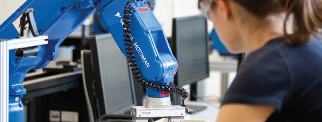 UNH partners with MCC for tailor-made advanced manufacturing degrees post image