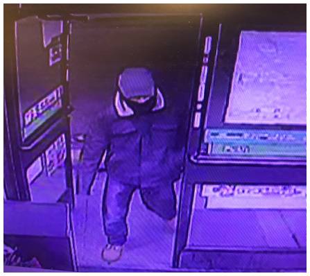 Armed robber gets away with cash from Queen City Ave. 7-Eleven post image