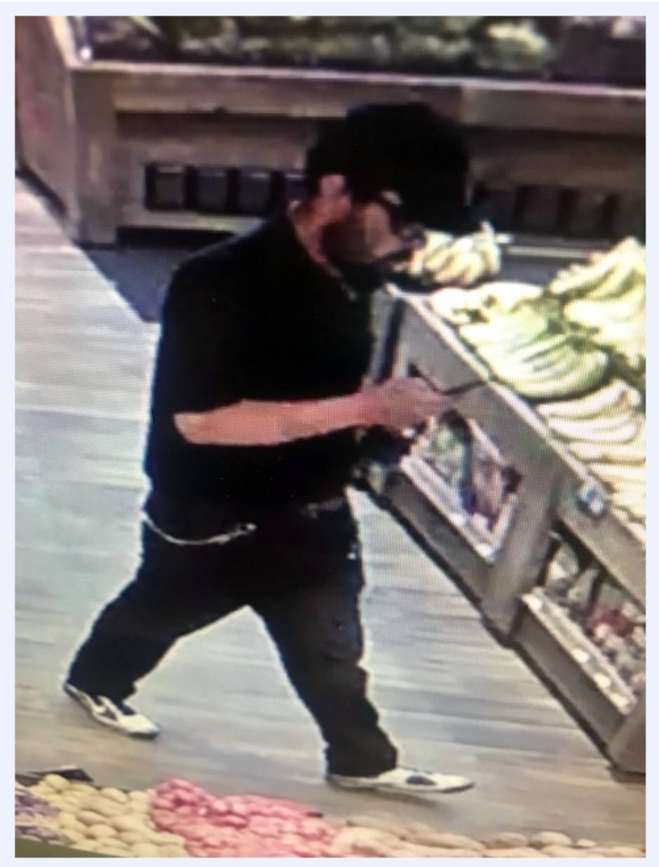Police seek public’s help in identifying Citizen’s Bank robber post image