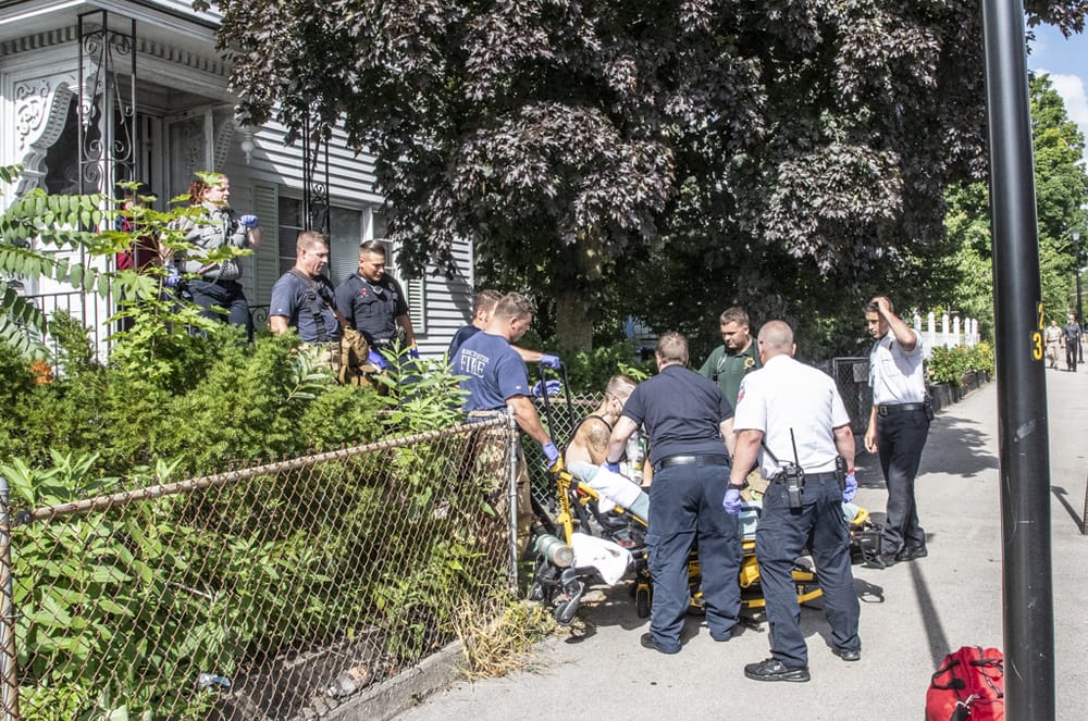 Police investigate stabbing on Lake Avenue post image