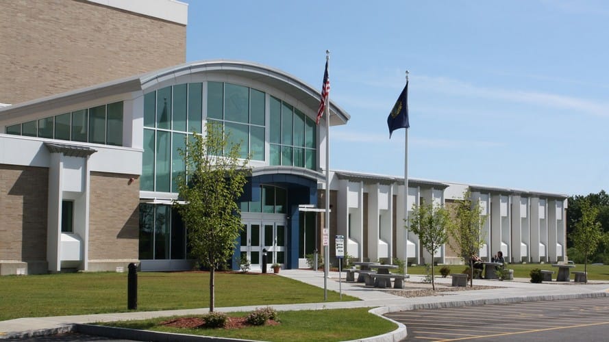Fall offerings at Manchester Community College include AI for Cybersecurity and Computer Science Extended Reality post image