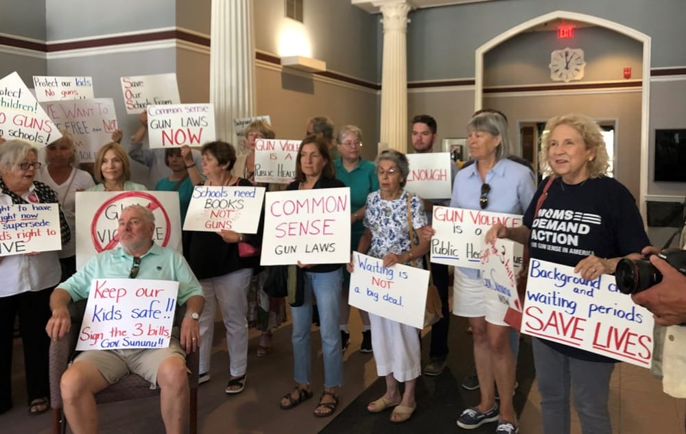 Praise, criticism as Sununu vetoes 3 gun bills, minimum wage, redistricting post image