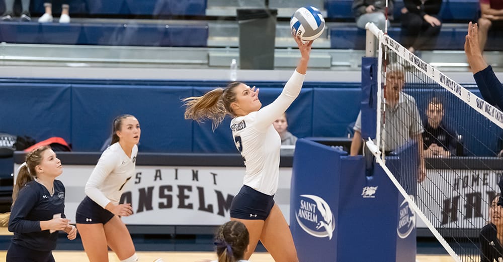 Saint Anselm drops close contest to Bentley post image