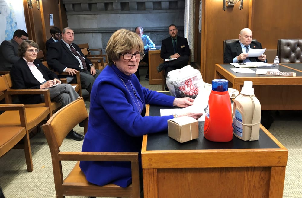 Lawmakers take another look at banning plastic bags post image