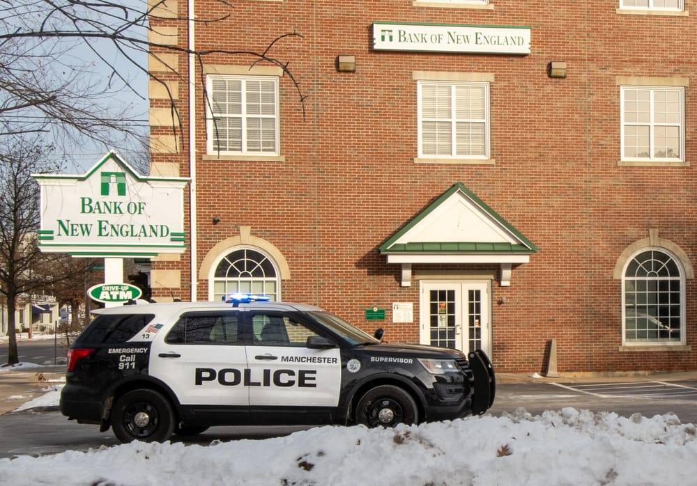 FBI joins investigation into early-morning bank robbery on Elm Street post image