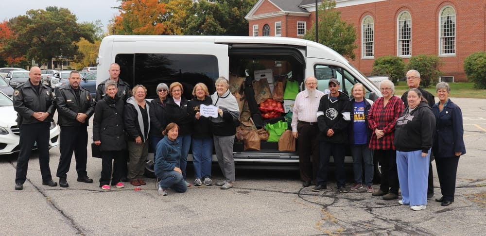Annual ‘Religious Response to Hunger’ delivers 900 bags for FIT/New Horizons food pantry post image