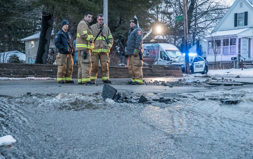 Water main break causes flooding on south side of city, cancels school post image