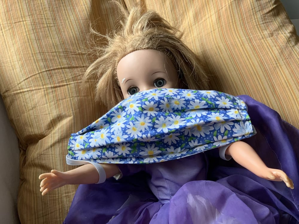 NH’s Epidemiologist and CDC: Wear cloth face covering in public post image