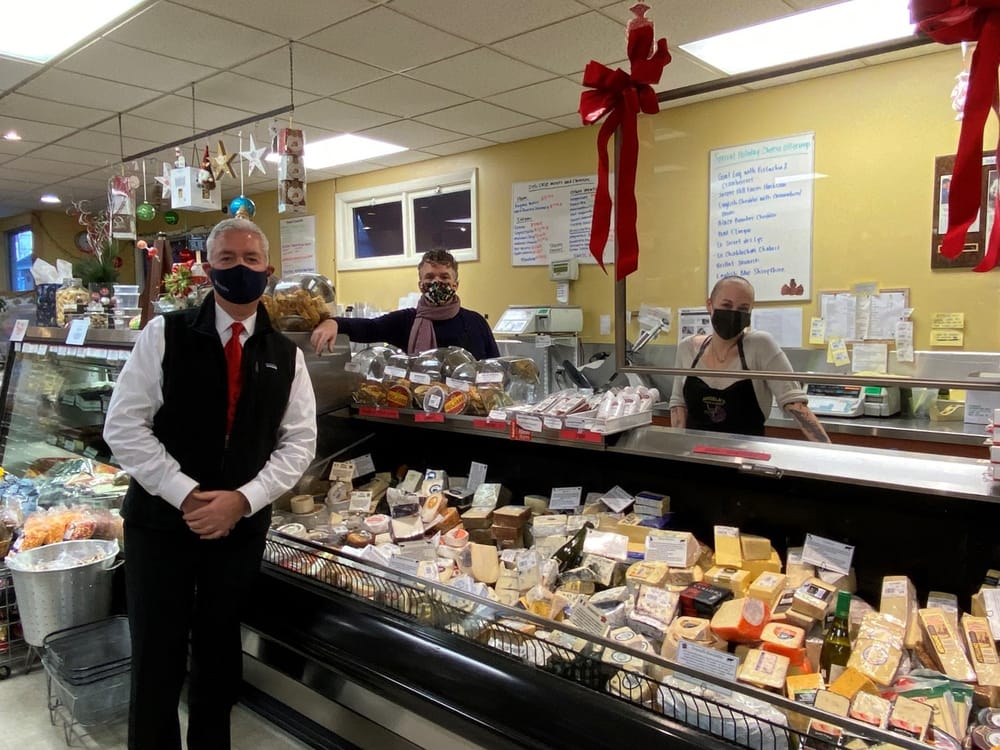 Members First Credit Union supports local Manchester business with gift card purchases post image