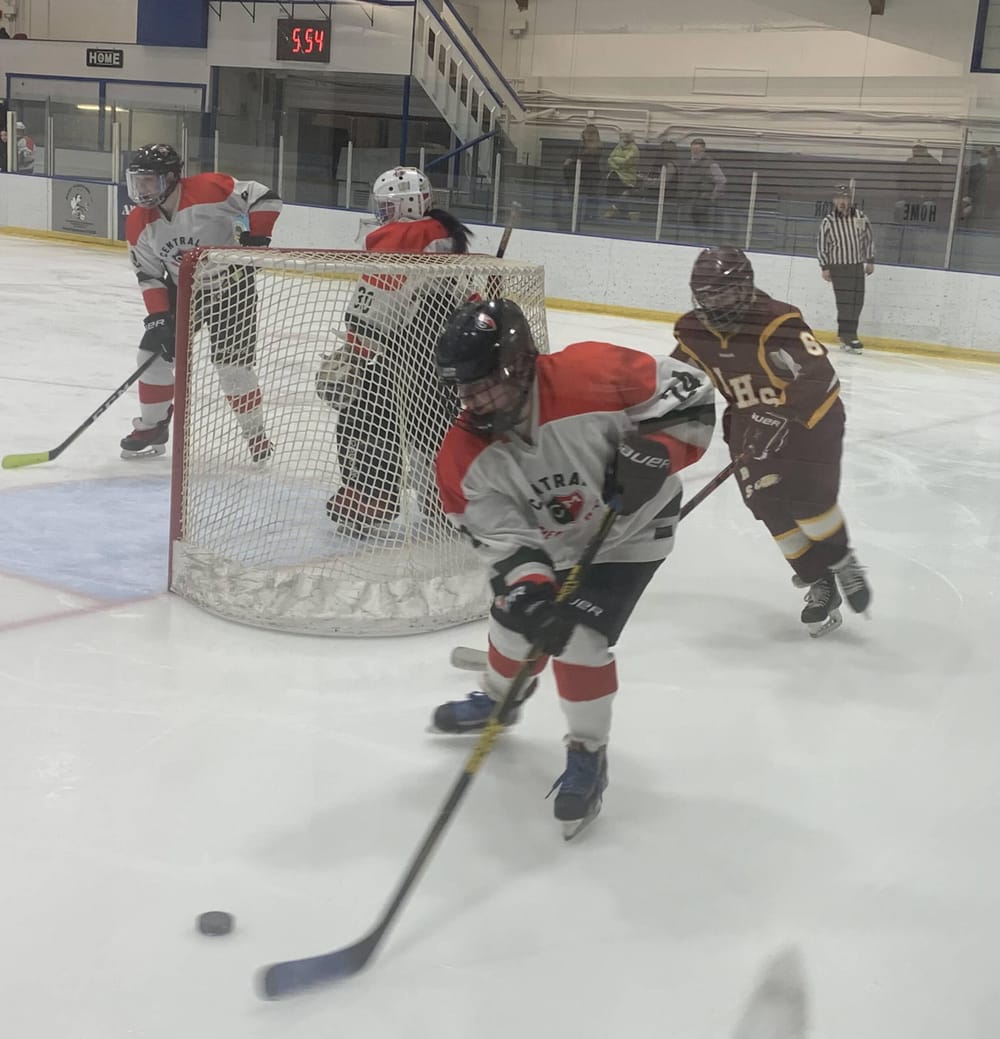 Big second period carries LSK past Manchester, 7-1 post image