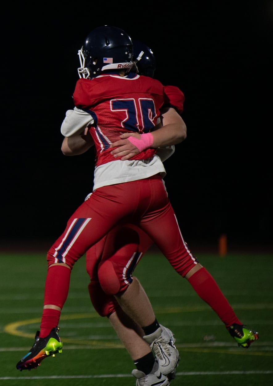 Memorial wins 28-27 against South, can now earn playoff berth next week post image