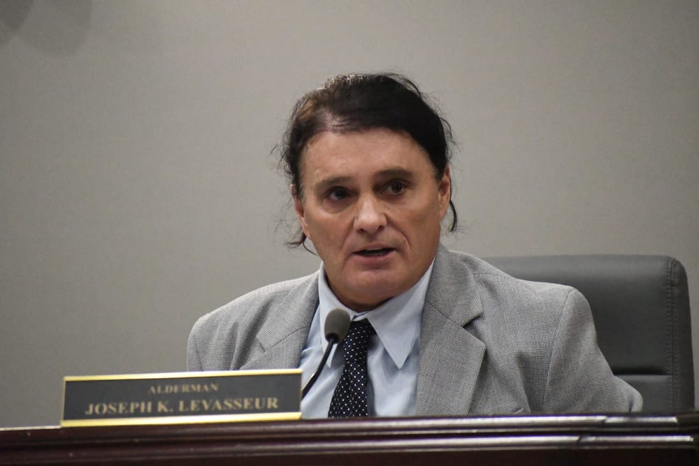 Aldermen ban shopping carts, multiple bicycles, in city parks post image