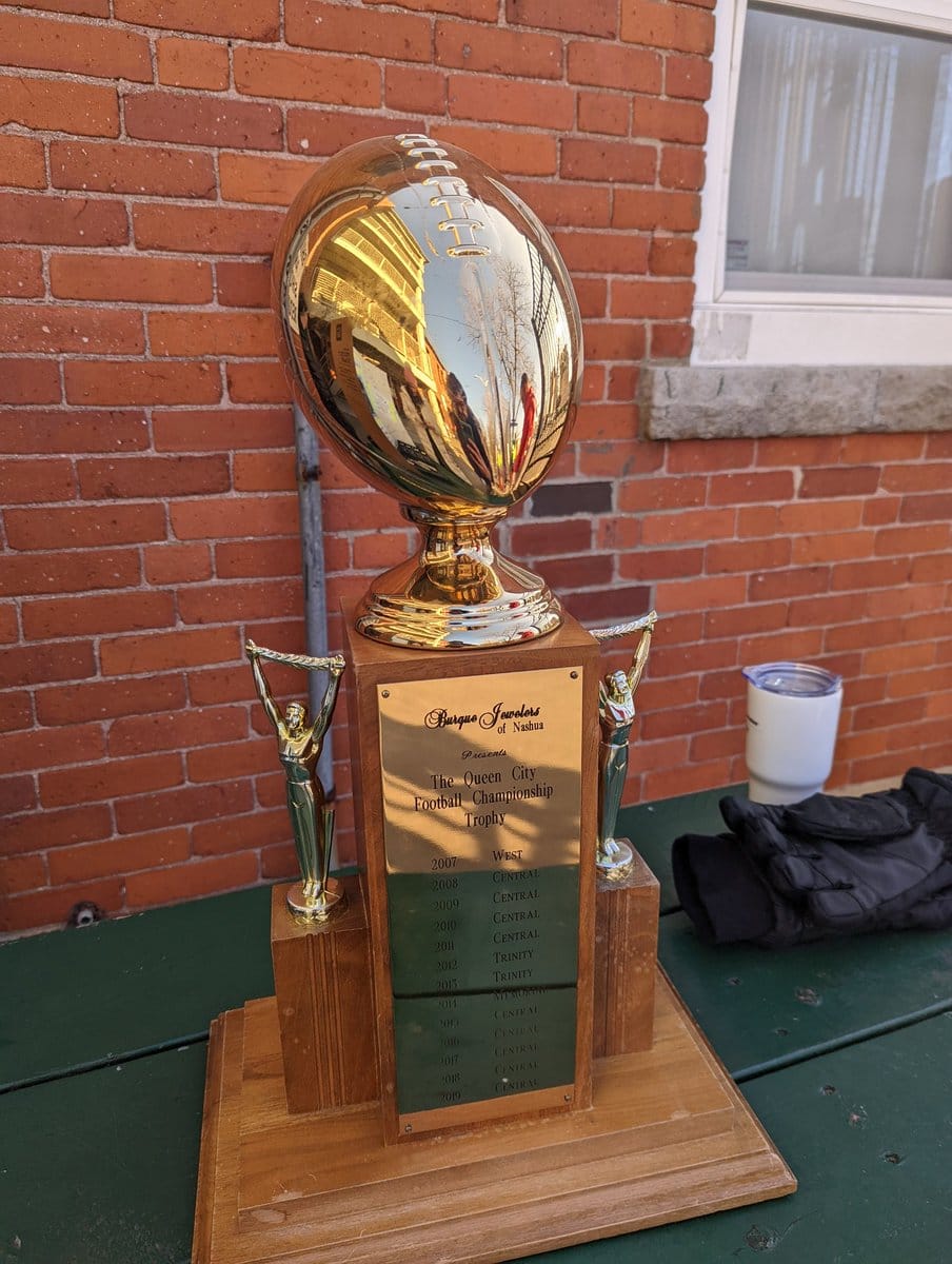 Central tops Memorial in 2022 Turkey Bowl post image