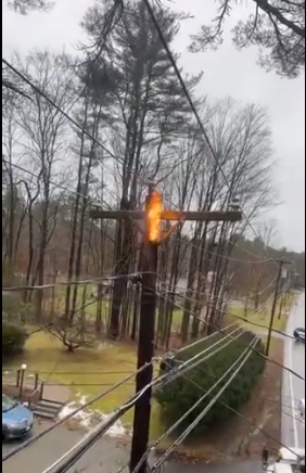 Christmas morning: An estimated 17,000 NH households still without power post image