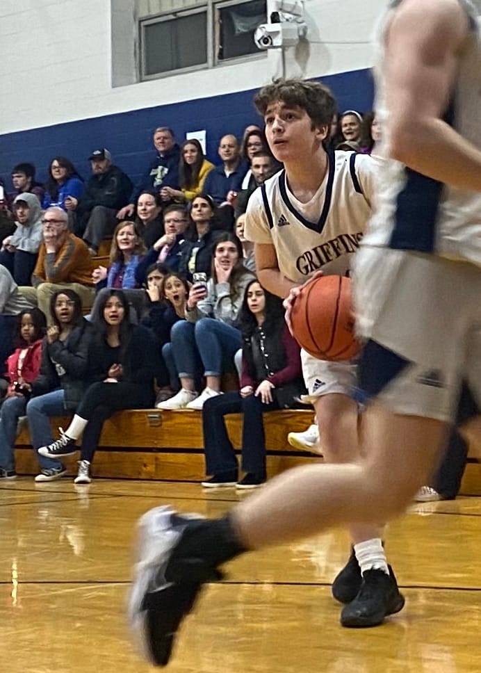 Griffins slam door on Hinsdale post image