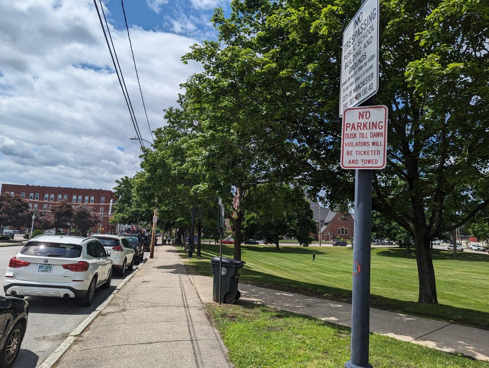 Restricted parking around Bronstein Park aims to deter overnight ‘car camping,’ drug activity post image