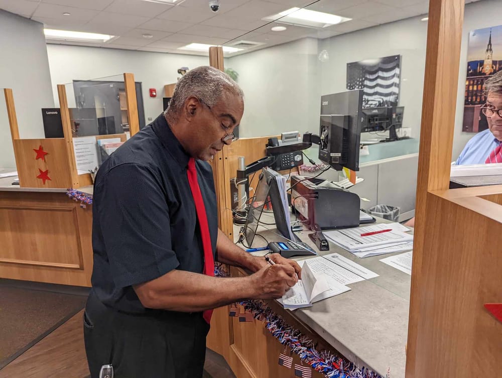 Gonzalez files for re-election post image