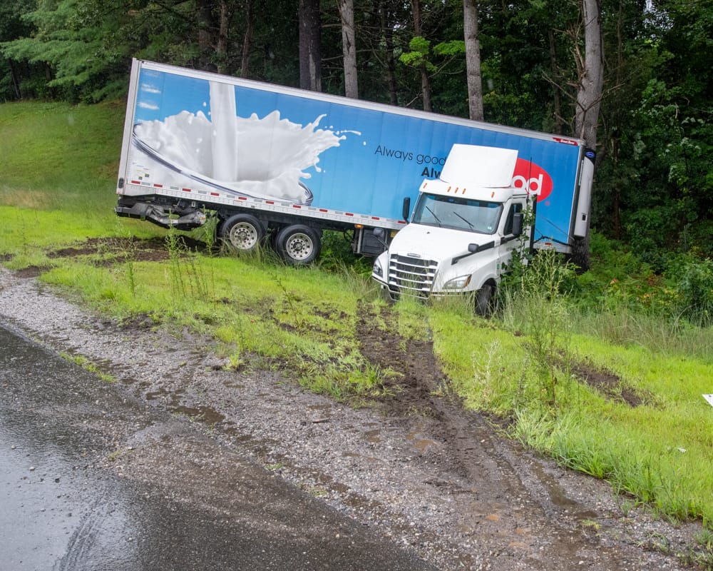 No spilled milk, but Hood truck involved in mishap leaks fuel on I-93 causing back-up and delays post image
