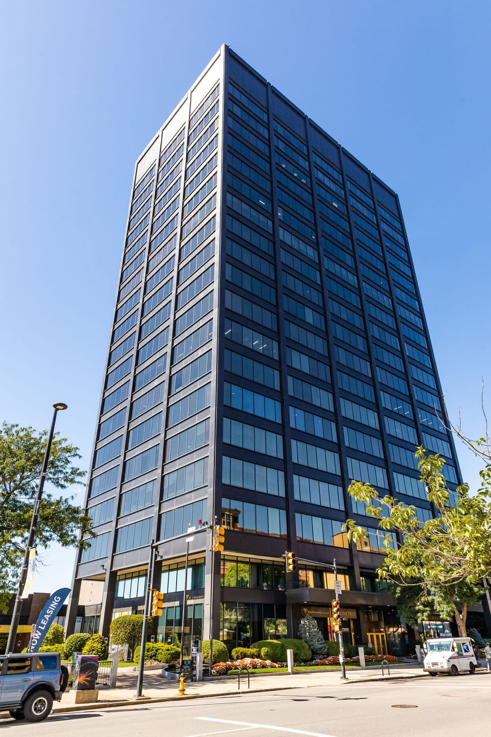 Nov. 18: Brady Sullivan celebrates 50 years at 1000 Elm Street with grand opening tours, giveaways – and lollipops post image