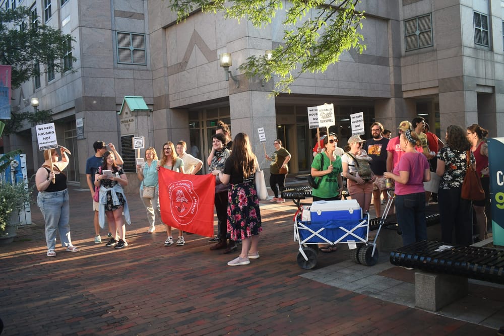 Housing rally draws crowd prior to Aldermanic meeting post image