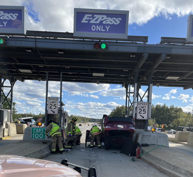 Vehicle rollover at Bedford Tolls slows southbound traffic, no serious injuries post image