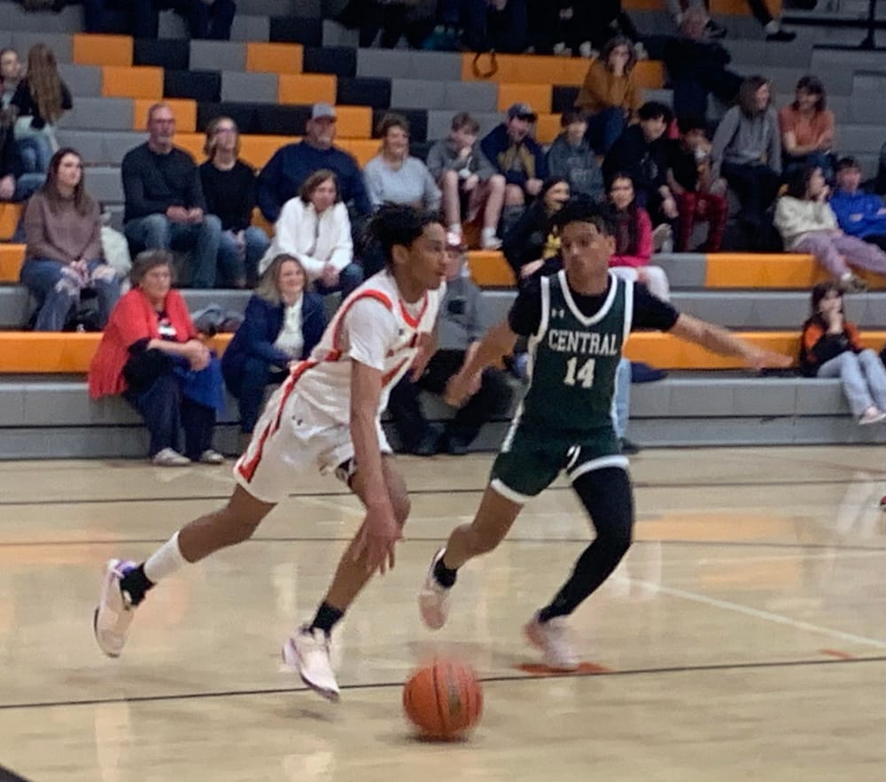 Central boys fall short against Keene, 66-63 post image