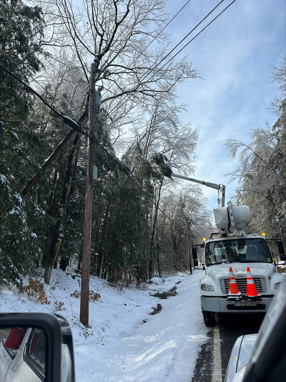 Eversource brings in additional crews to restore power after weekend storm post image
