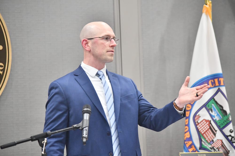 Mayor announces compromise changes to city’s procurement code post image