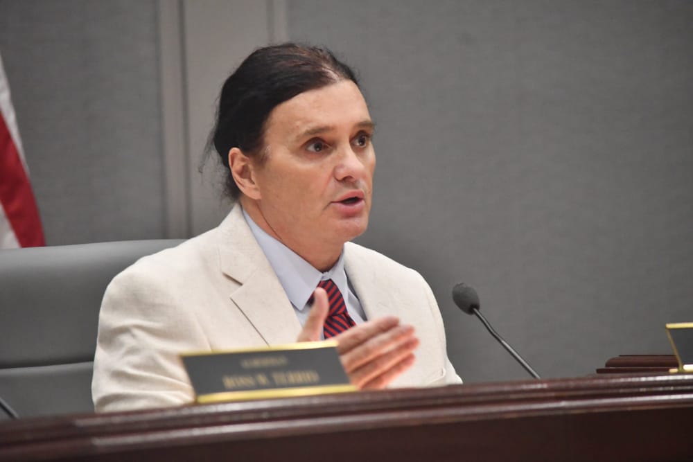 Aldermen quickly approve amendment to anti-camping ordinance post image