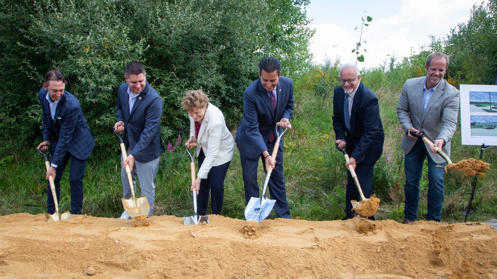 Senator Shaheen and DEA break ground for new laboratory in Londonderry post image