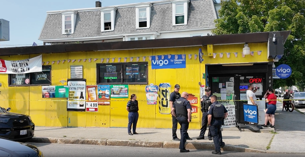 Police seek suspect after man with gunshot wound shows up at hospital post image