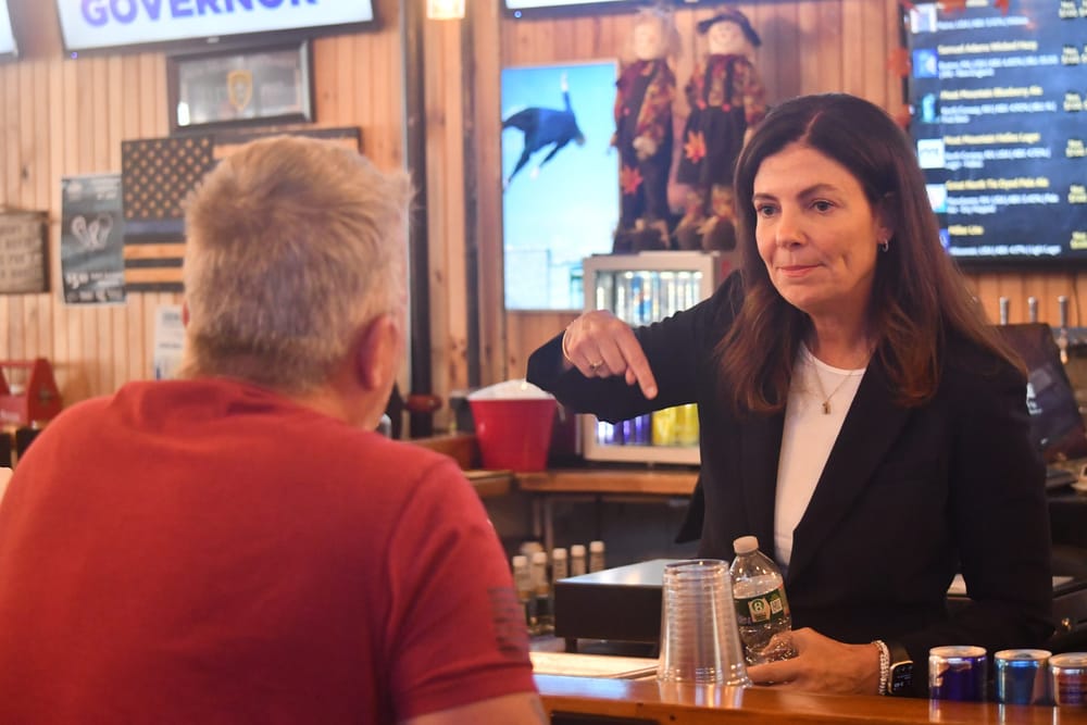 Ayotte, Ruais meet with local business owners at Bonfire Country Bar to hear concerns, share ideas post image