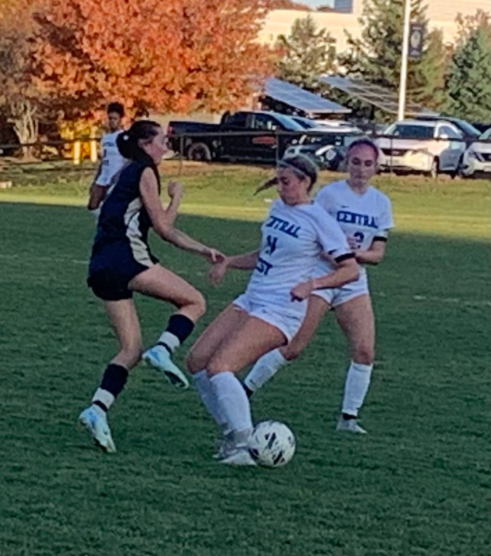 Central-West girls can’t clinch playoff berth, fall to Windham, 1-0 post image