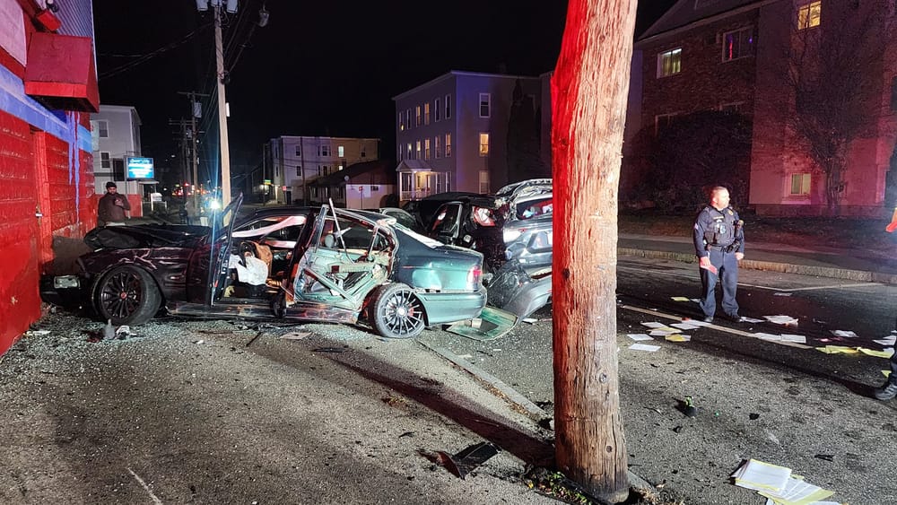 1 person seriously injured in Maple Street 5-vehicle crash, 4 others left with minor injury post image