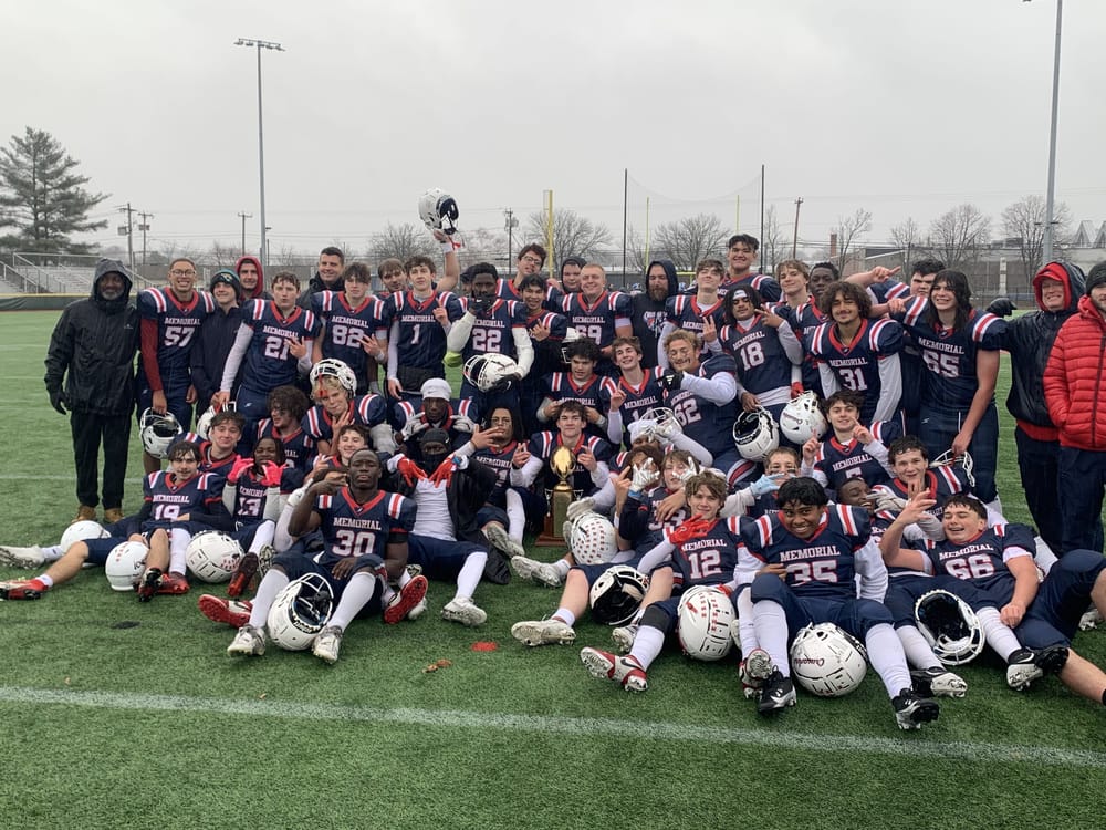 Memorial holds off West, 20-14, for 2024 Turkey Bowl title post image