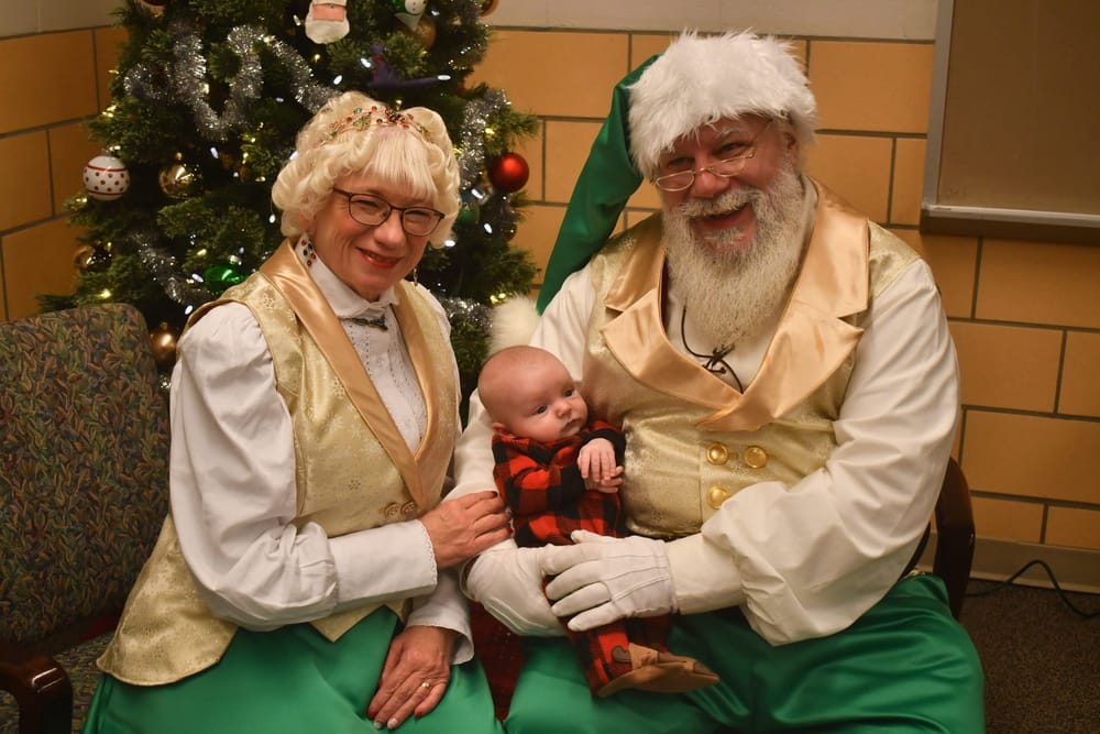 Holt Ave. neighborhood holiday tradition enters fourth year post image