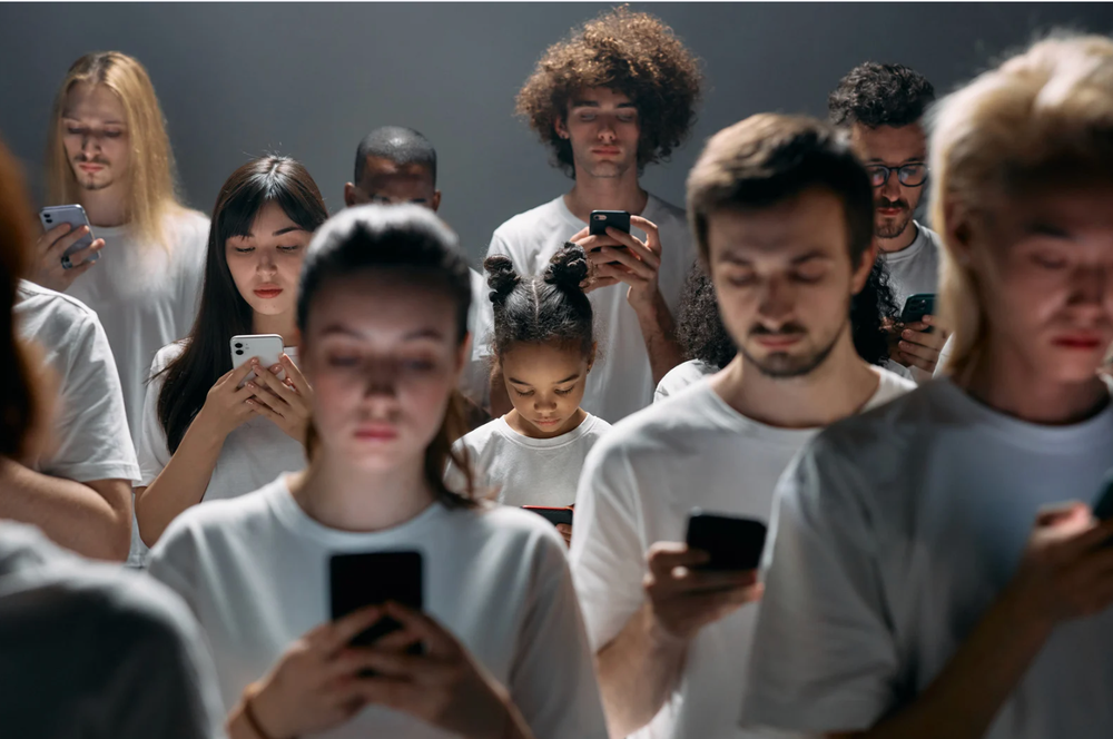 Governor Ayotte is right: Phones in the classroom need to go post image